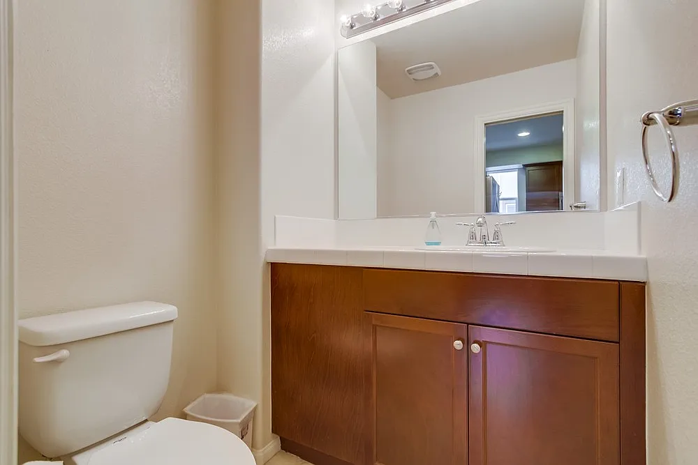 3 bed, 2.5 bath, 1412 sqft, $3,850 — Photo 4