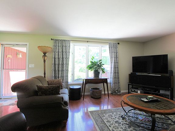 4th image of 2654 E Riverview Dr