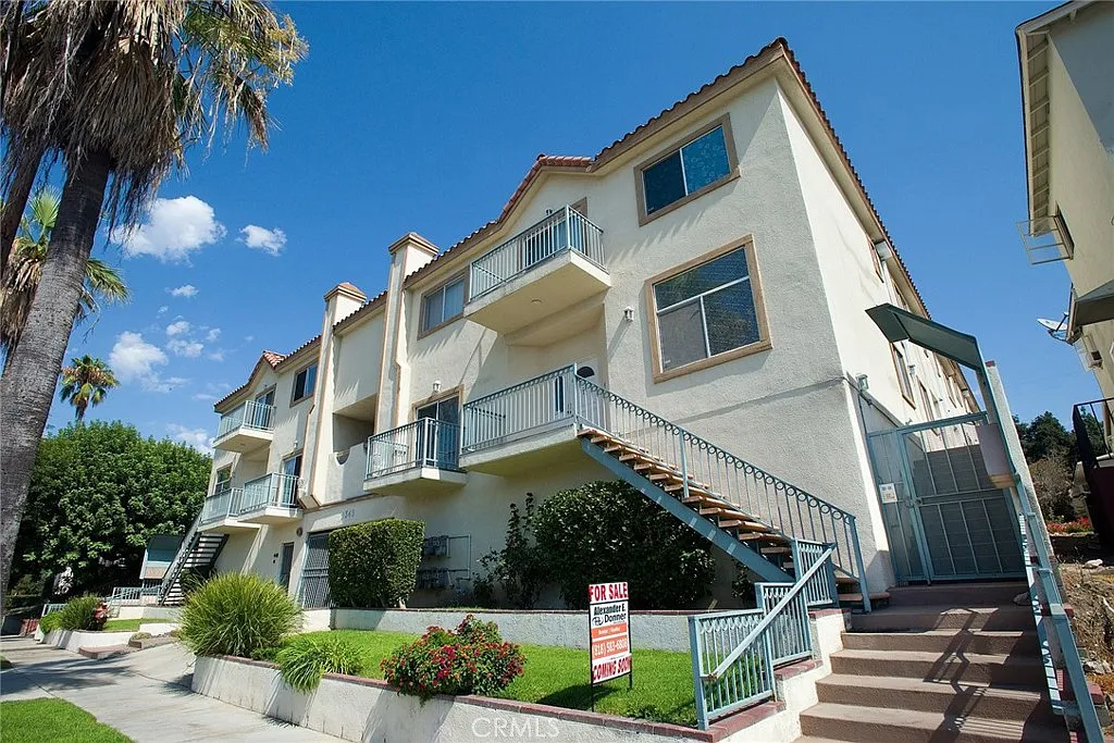 3 bed, 2.5 bath, 1507 sqft, $3,900 — Photo 2