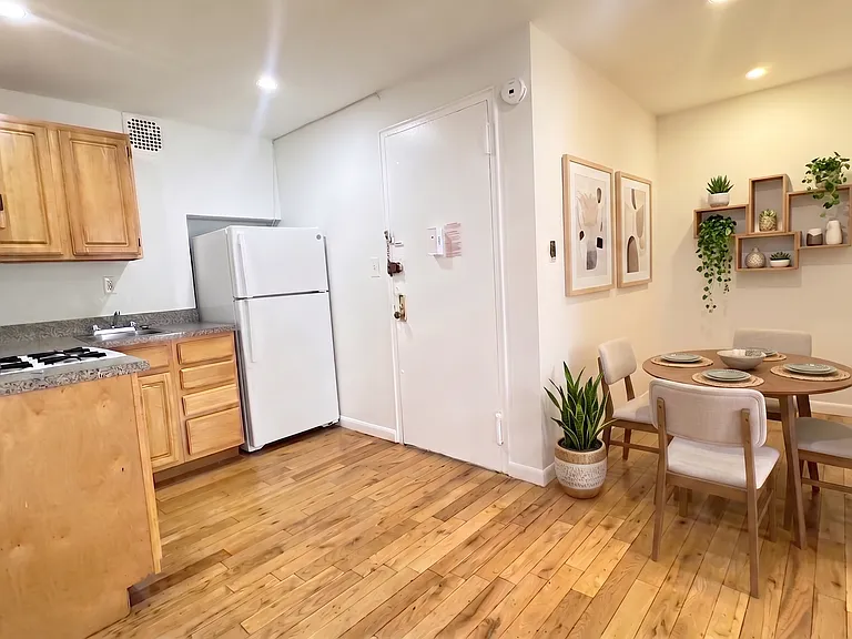 157 E 3rd St #2B — Photo 4
