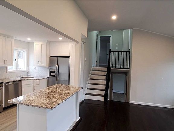 4th image of 259 W 23rd St