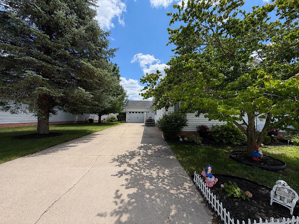 551 Twin Lakes Dr, photo 5