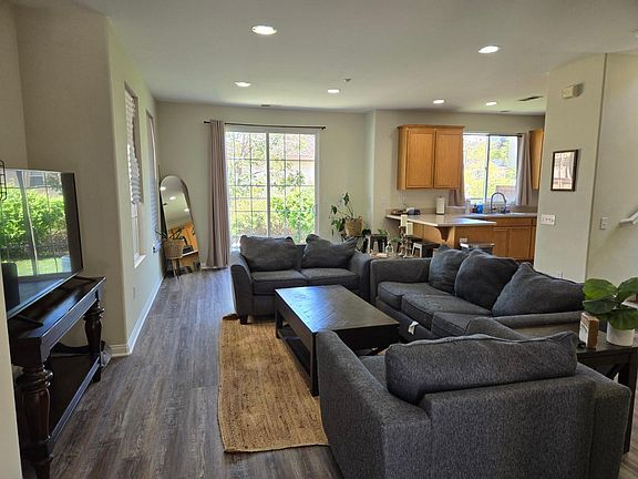 2nd image of 8533 Elliot Ln