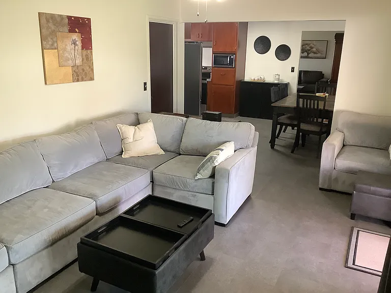 453 Leslie Ave — Photo 6