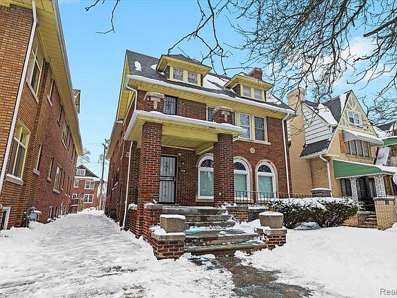 3rd image of 2956 Webb St