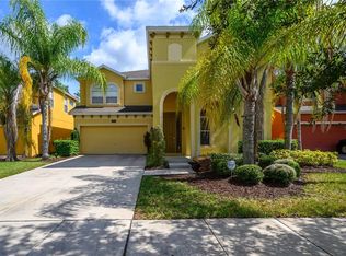 221 Las Fuentes Dr, Kissimmee, FL 34746