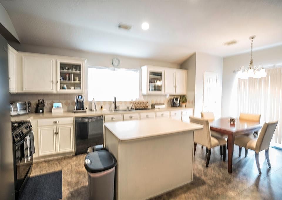 1st image of 2703 Riverhollow Ln