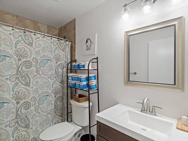 808 Milsom Pl — Photo 22