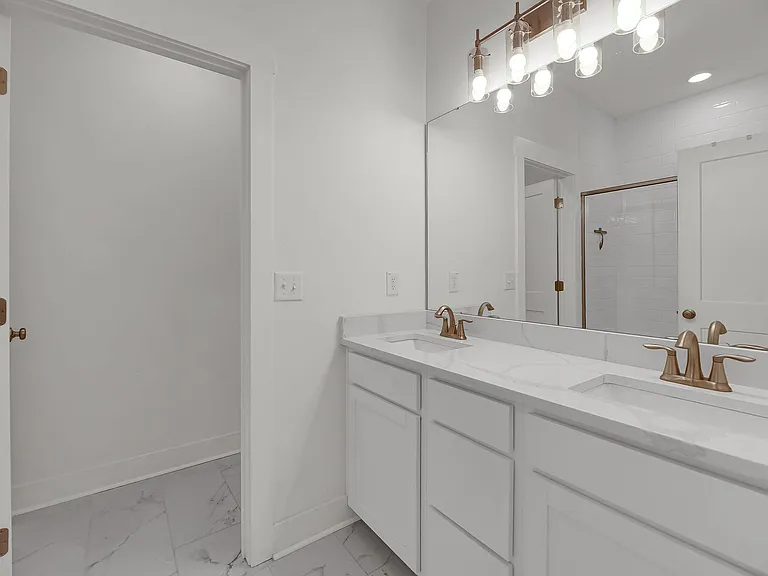 1549 Evergreen St — Photo 24