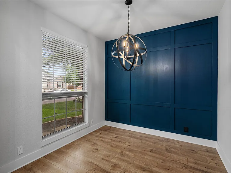 1203 Thackeray Ln — Photo 8