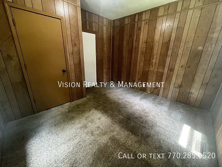 304 Broad St — Photo 15