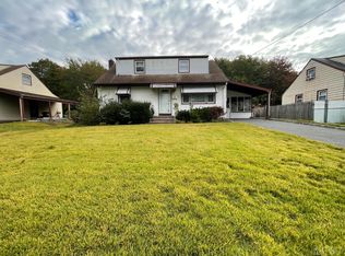 22 Mimi Rd, Old Bridge, NJ 08857