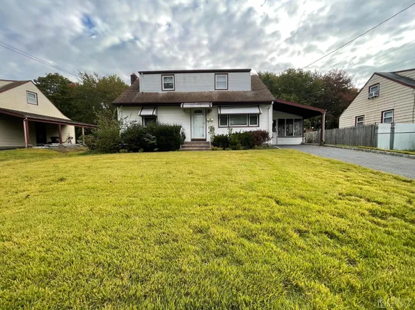 22 Mimi Rd, Old Bridge, NJ 08857