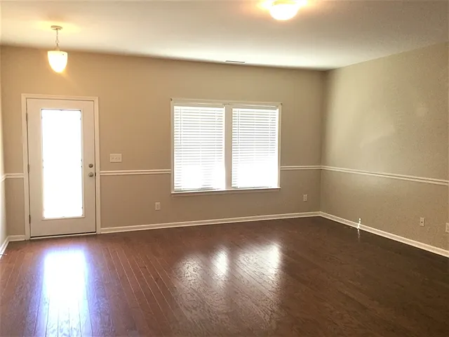 145 Collenton Ln — Photo 6