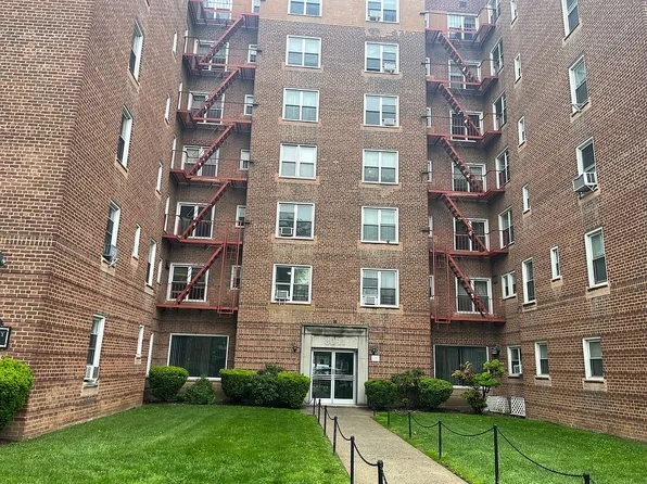 3011 Parsons Blvd APT 6R, Flushing, NY 11354