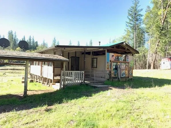 31 Shangrila Ln, Hayfork, CA 96041