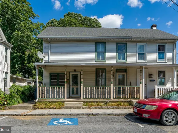 21 Race St, Highspire, PA 17034