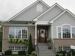 448 Cayman Cir, Tipp City, OH 45371