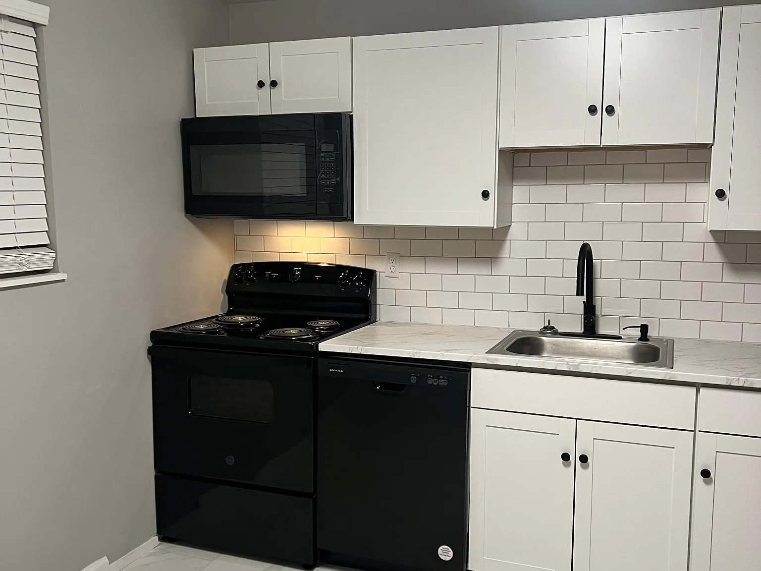 2 bed, 1100 sqft, $1,100 — Photo 4