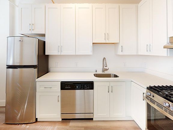2nd image of 520 Geary St #404
