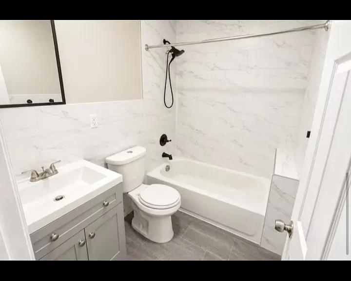 220 N 5th St #2L — Photo 7