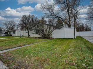 1592 Mollie St, Ypsilanti, MI 48198