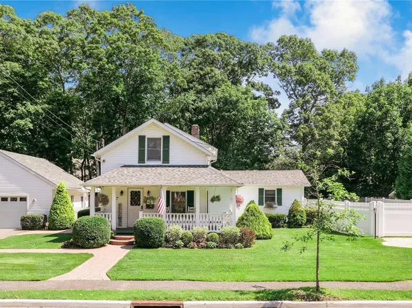 73 Station Road, Bellport Village, NY 11713