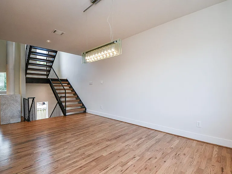 92 Dennis St #B — Photo 13