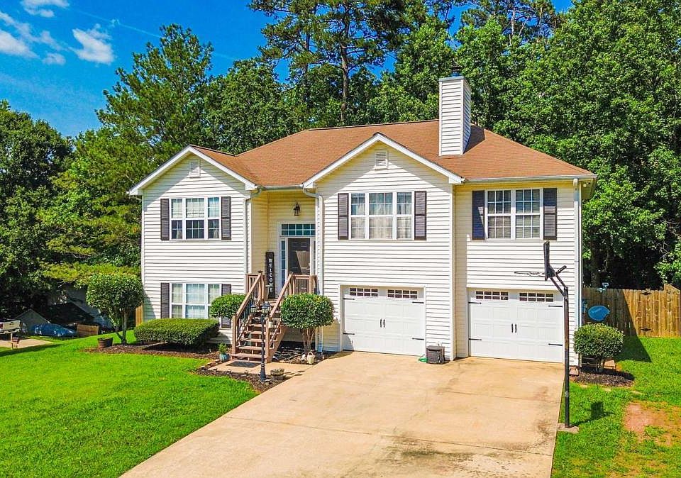 1st image of 3024 Saddle Creek Dr