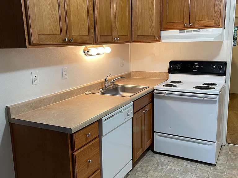 The Crossing Apartments — Photo 18