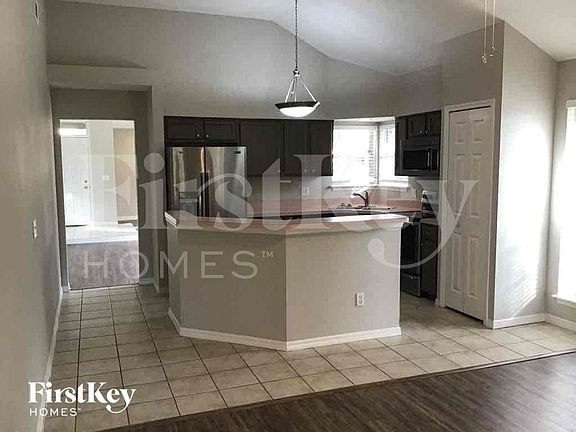 5th image of 1575 Pine Ct
