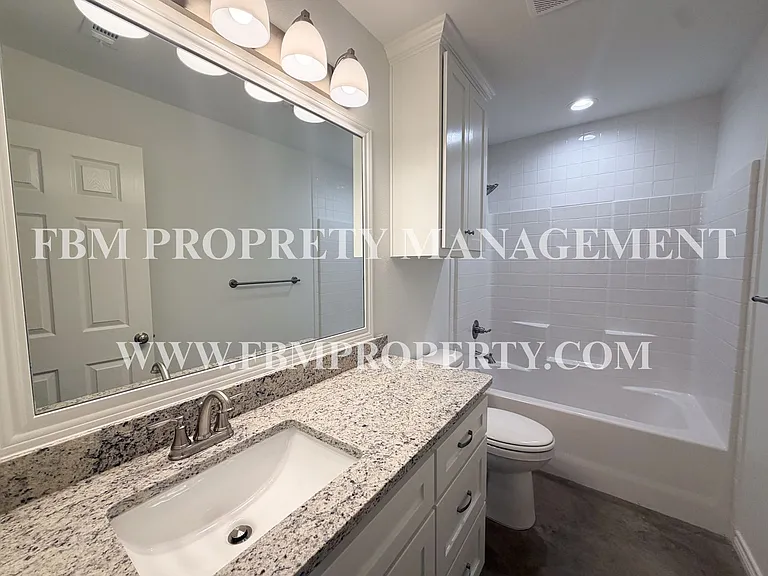 114 E Camden St - Brand New 2 Bedroom, 2 Bathroom Duplex Located in Rice, TX! — Photo 16