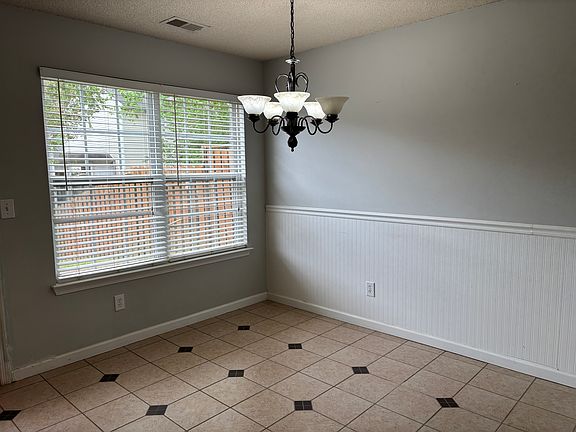 4th image of 363 Coral Cir