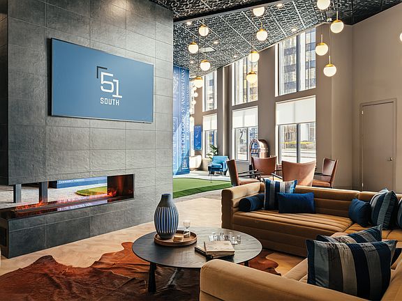 Lobby Lounge & Fireplace