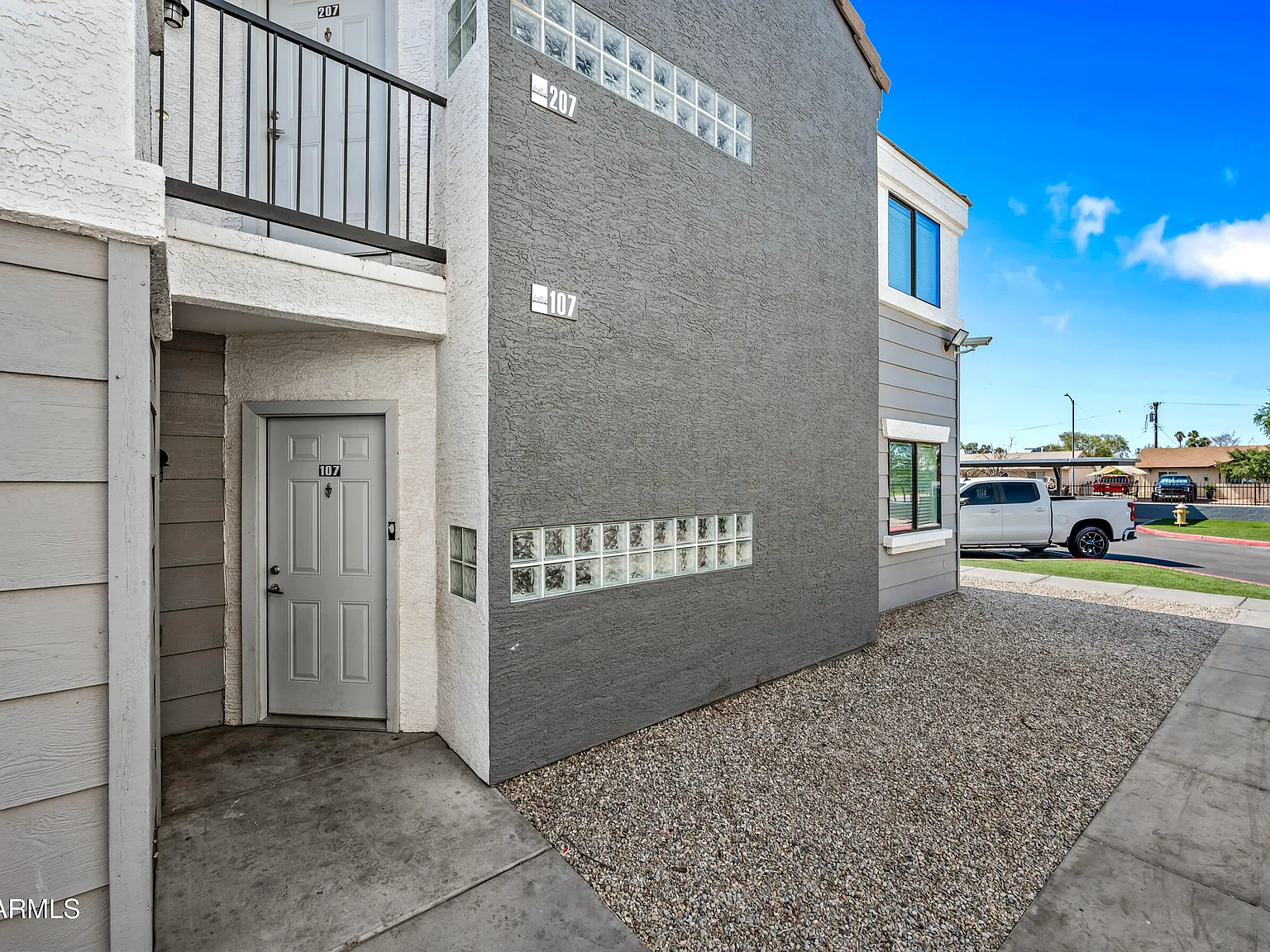 3 bed, 2.0 bath, 1067 sqft, $1,299 — Photo 1