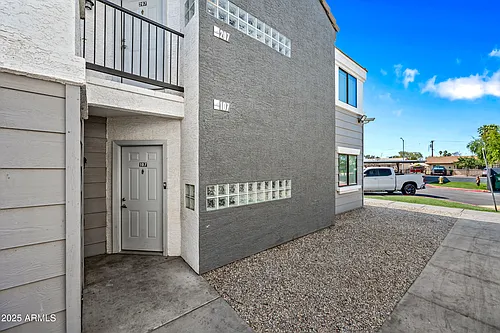 3065 N 67th Ave Photo 1