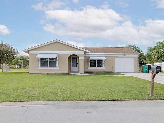 3rd image of 2042 SE Oxmoor Terrace