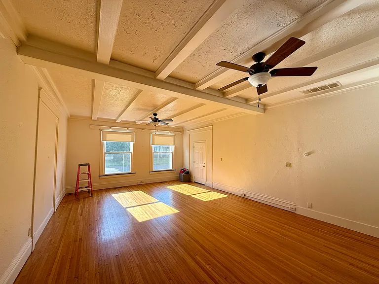 118 N Glenwood Ave — Photo 24