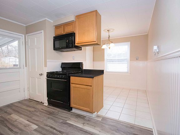 4th image of 7424 Esterbrook Dr