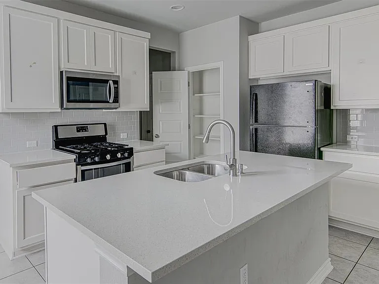 1311 Hazelton Cv — Photo 5