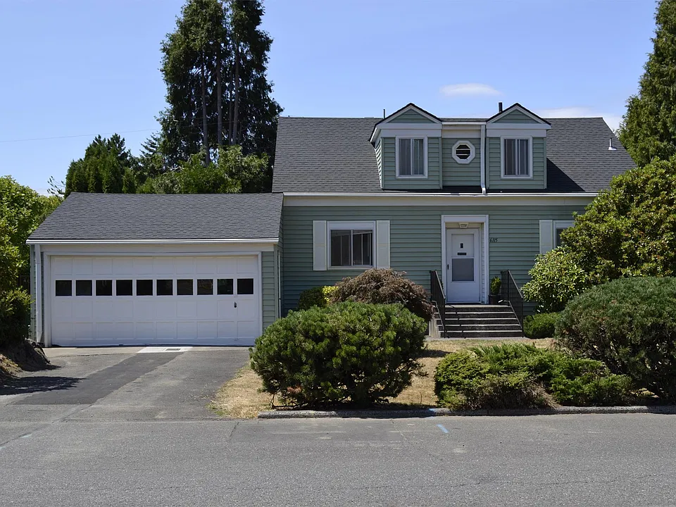 6115 SW 45th Ave