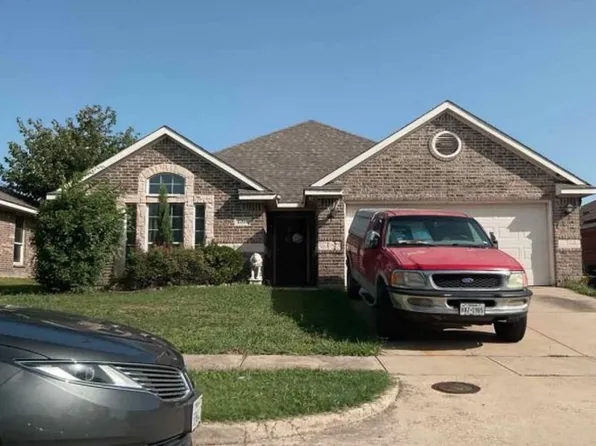 1204 Vicksburg Dr, Ennis, TX 75119