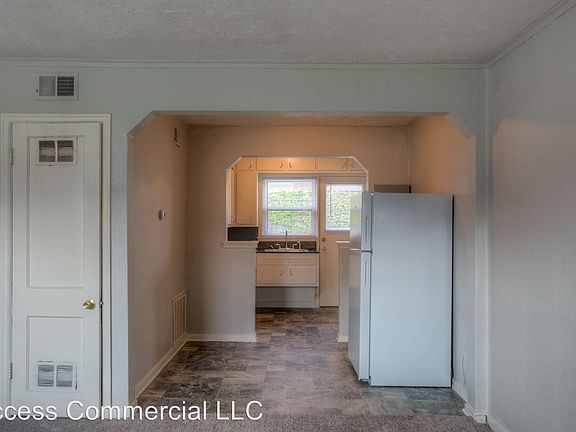 2nd image of 119 N 38th St APT 8
