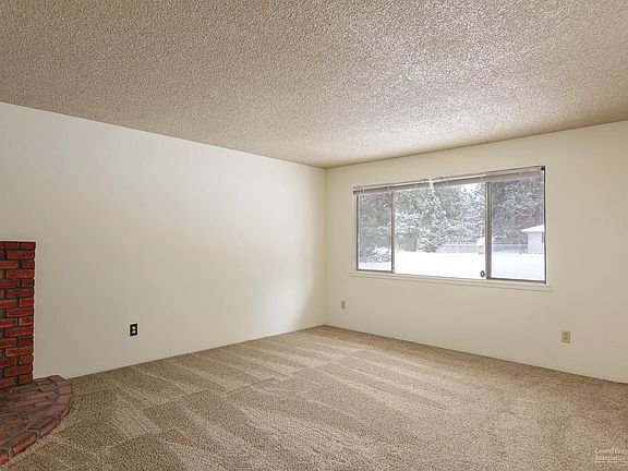 3rd image of 20928 Desert Woods Dr