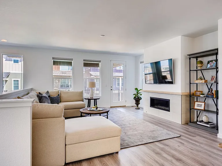 9028 Delacorte St — Photo 3