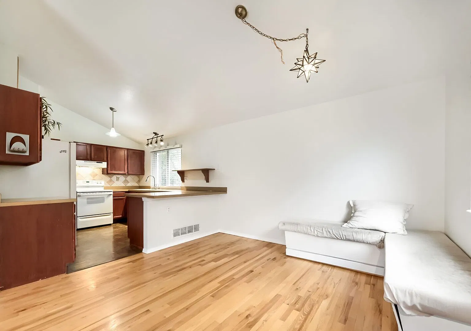 500 Off 1st Month Rent Beautiful, Light-Filled 4bd/2ba North Boulder Home! — Photo 3
