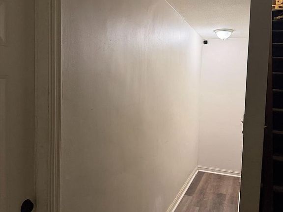 2nd image of 808 Derwyn Rd