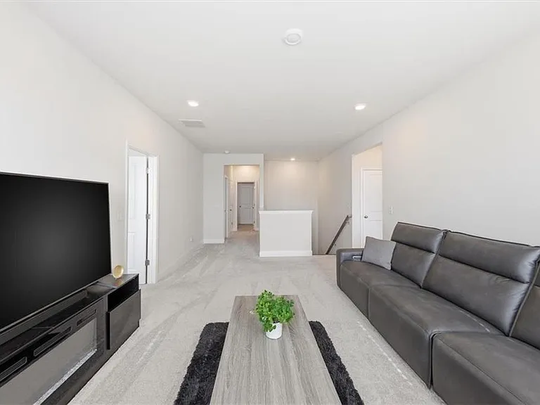 3939 Alderstone Dr — Photo 32