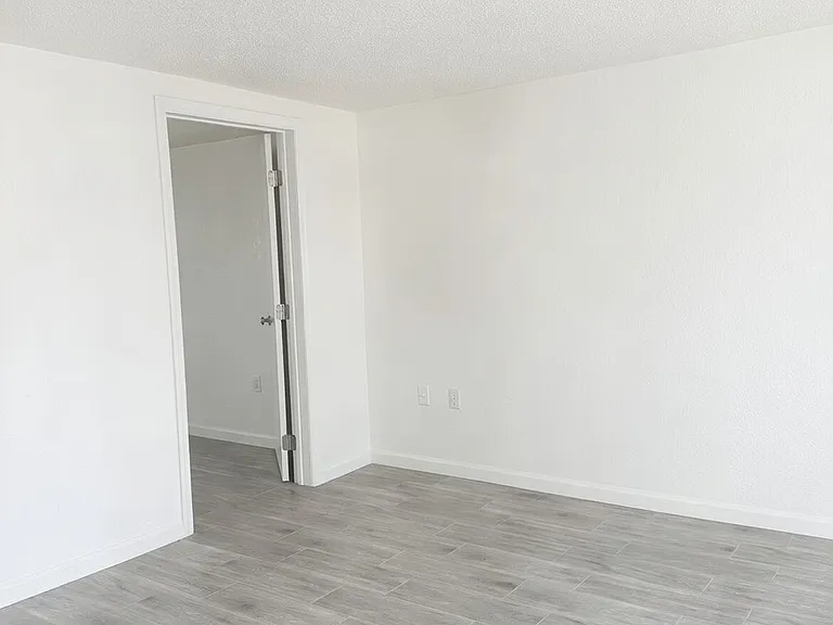 721 W Cheryl Dr #1 — Photo 3