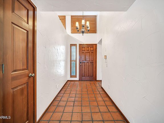 4th image of 1102 E ACACIA Circle